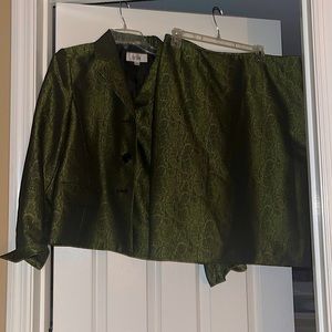 Le Suit Green Alligator Print Two Piece Blazer Skirt Set